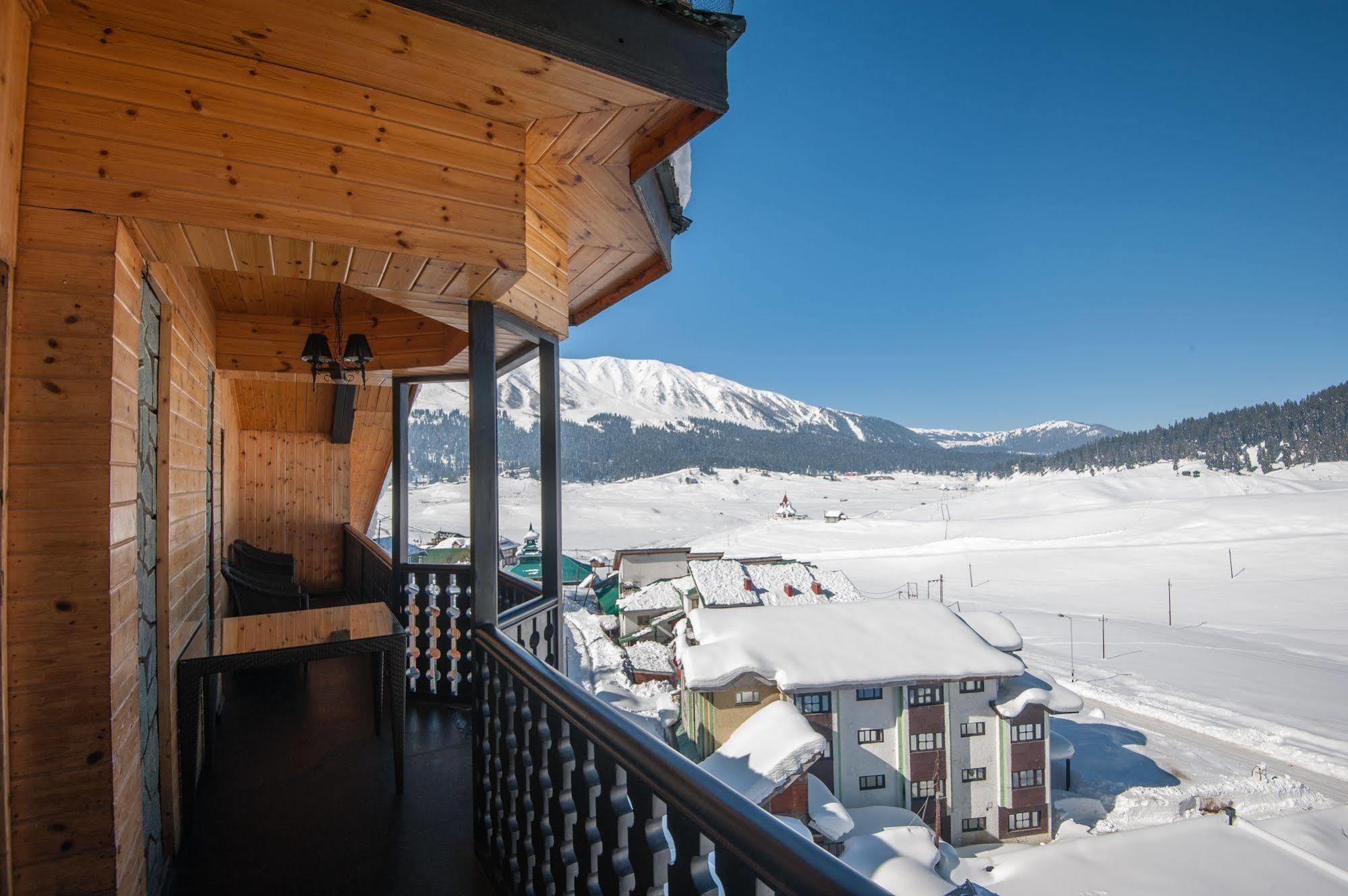 The Vintage Gulmarg Hotel Exterior photo